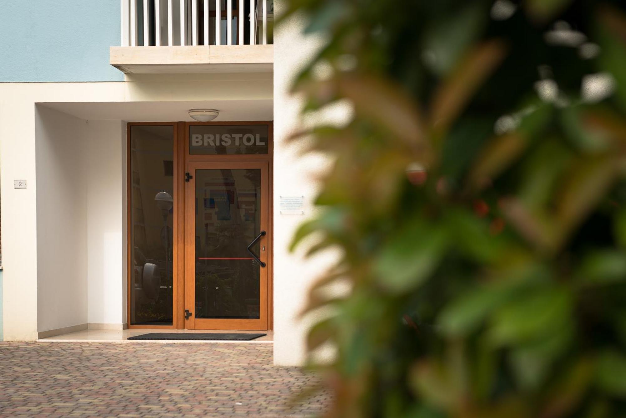 Residence Bristol 比比翁 外观 照片