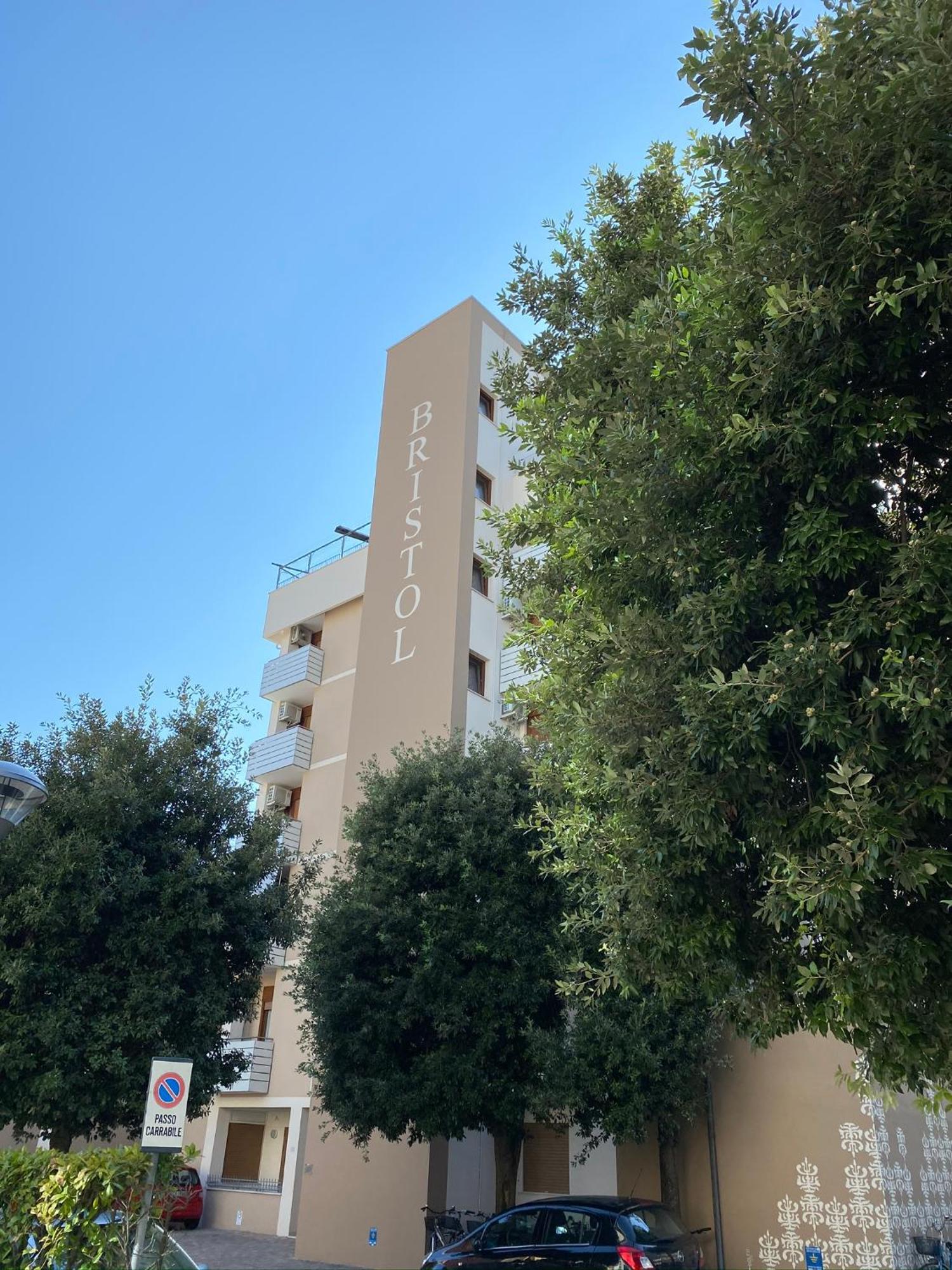 Residence Bristol 比比翁 外观 照片